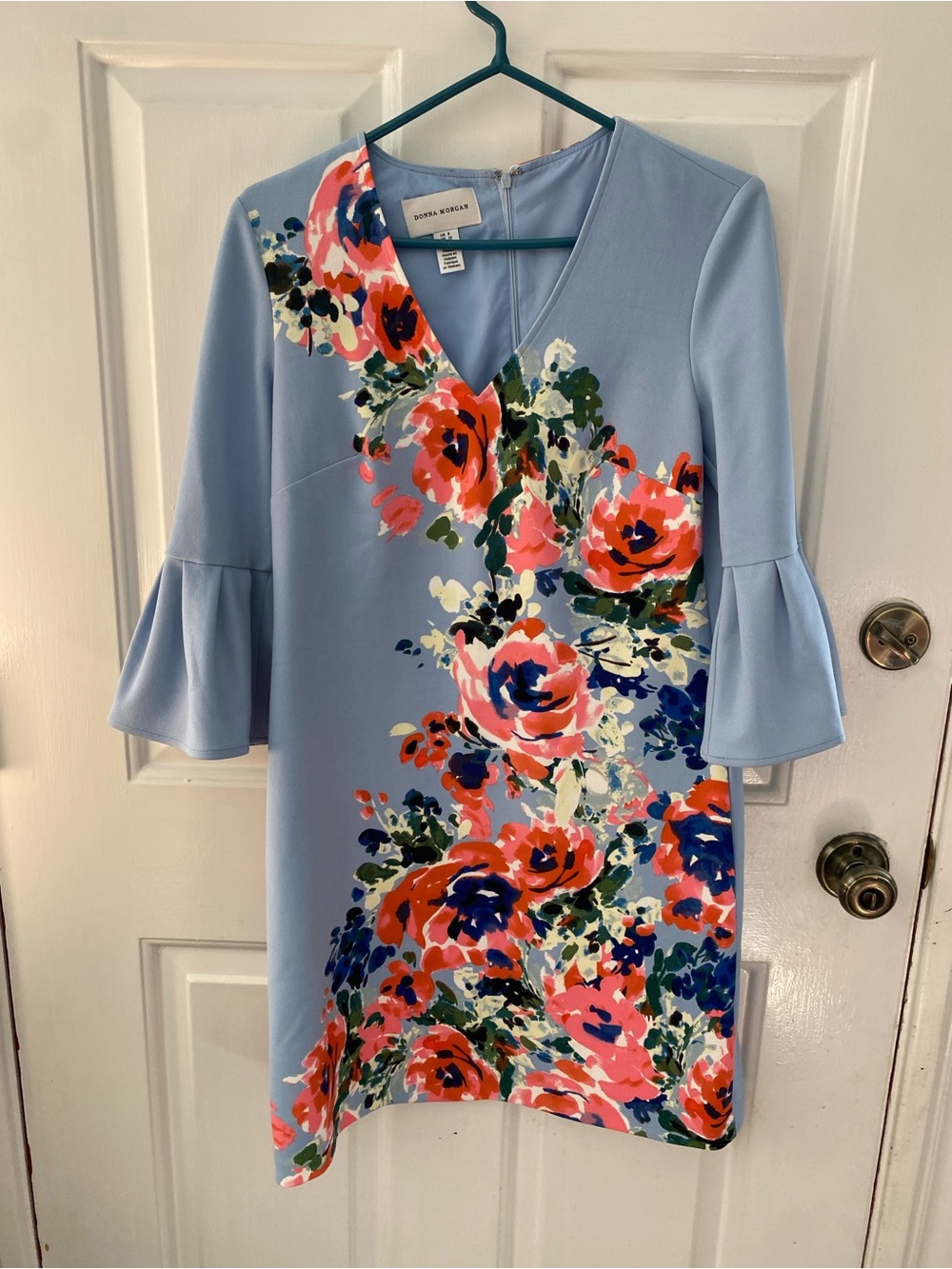 Donna Morgan  Light Blue Floral V-Neck Shift Dress